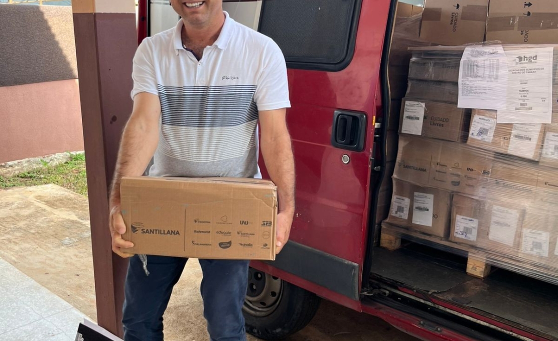 Recebimento de materiais pedagógicos Aprova Brasil e Território da Leitura por meio do program...